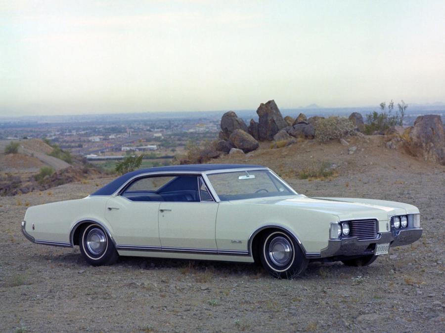 Oldsmobile Delmont 88 Holiday Sedan '1968